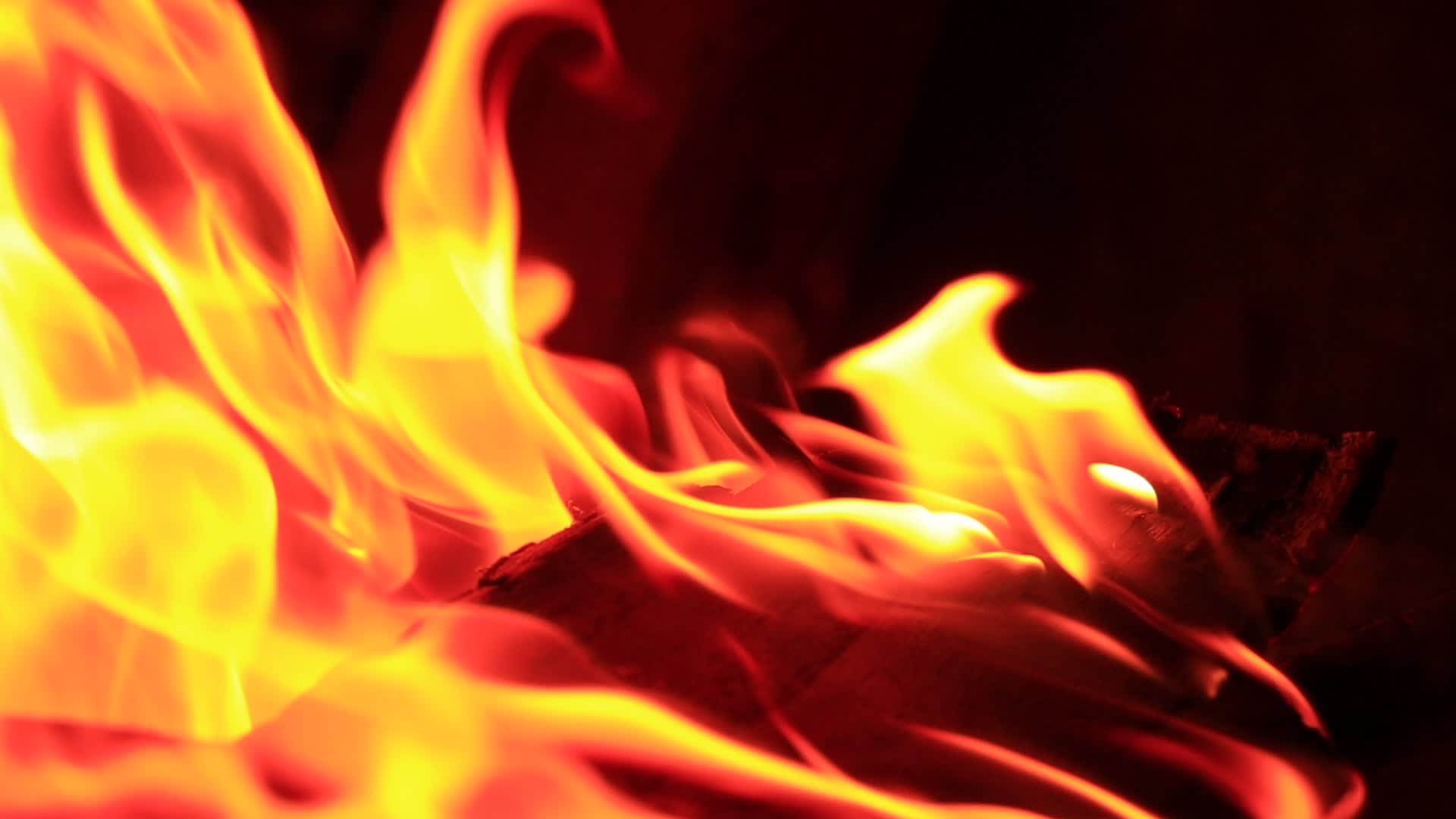 火焰燃烧特写慢动作视频的预览图