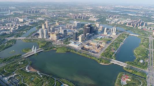航拍郑州地标龙子湖全景龙子湖北龙湖城市水系城市绿化视频的预览图