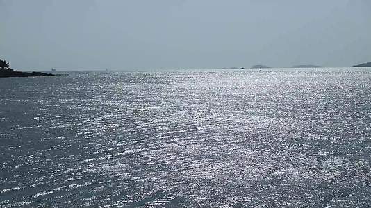 波光粼粼大海海面视频的预览图