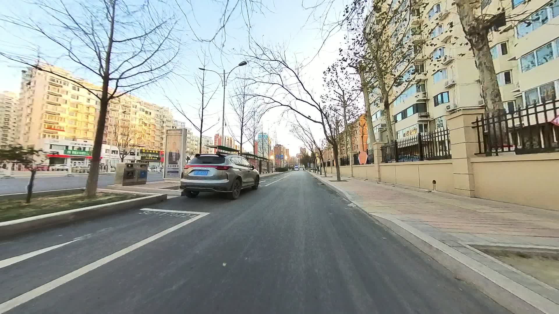 冬天街道救护车视频的预览图