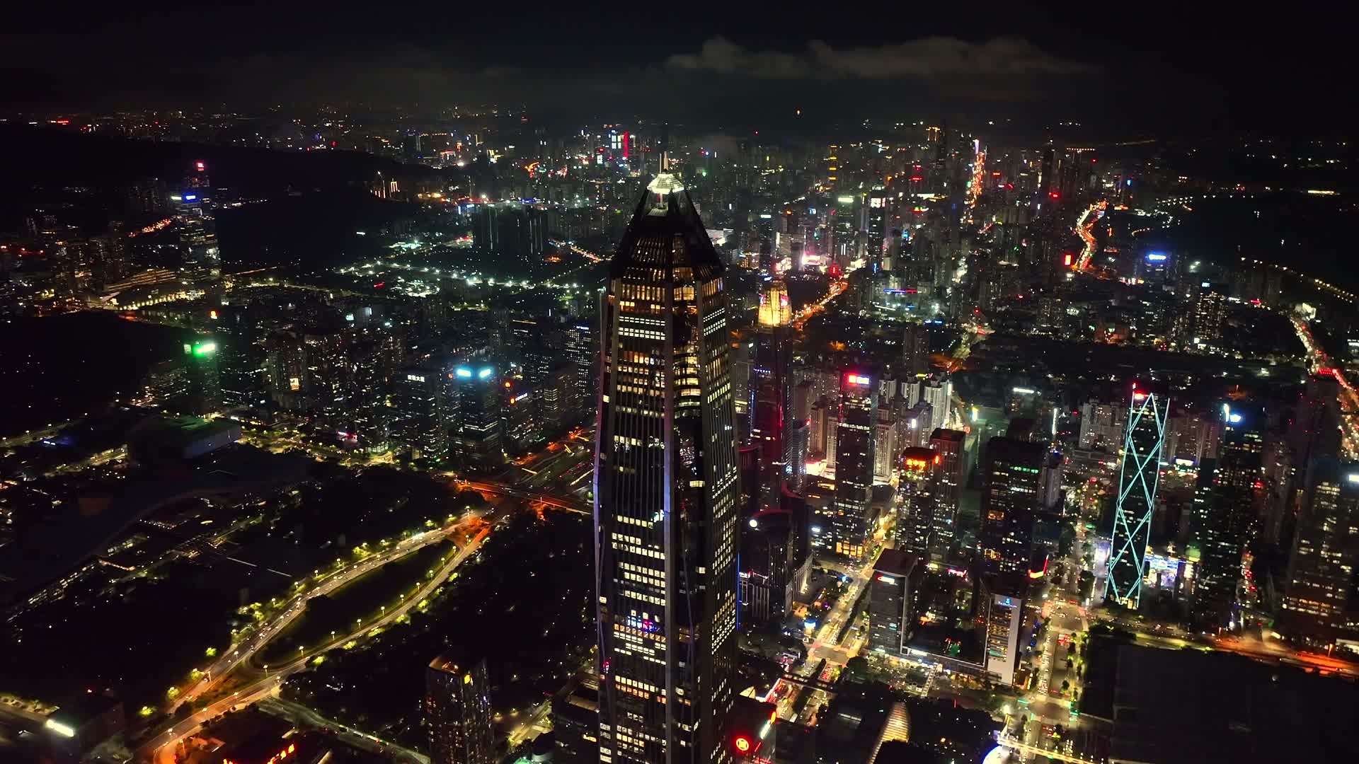 航拍深圳平安大厦城市夜景视频的预览图