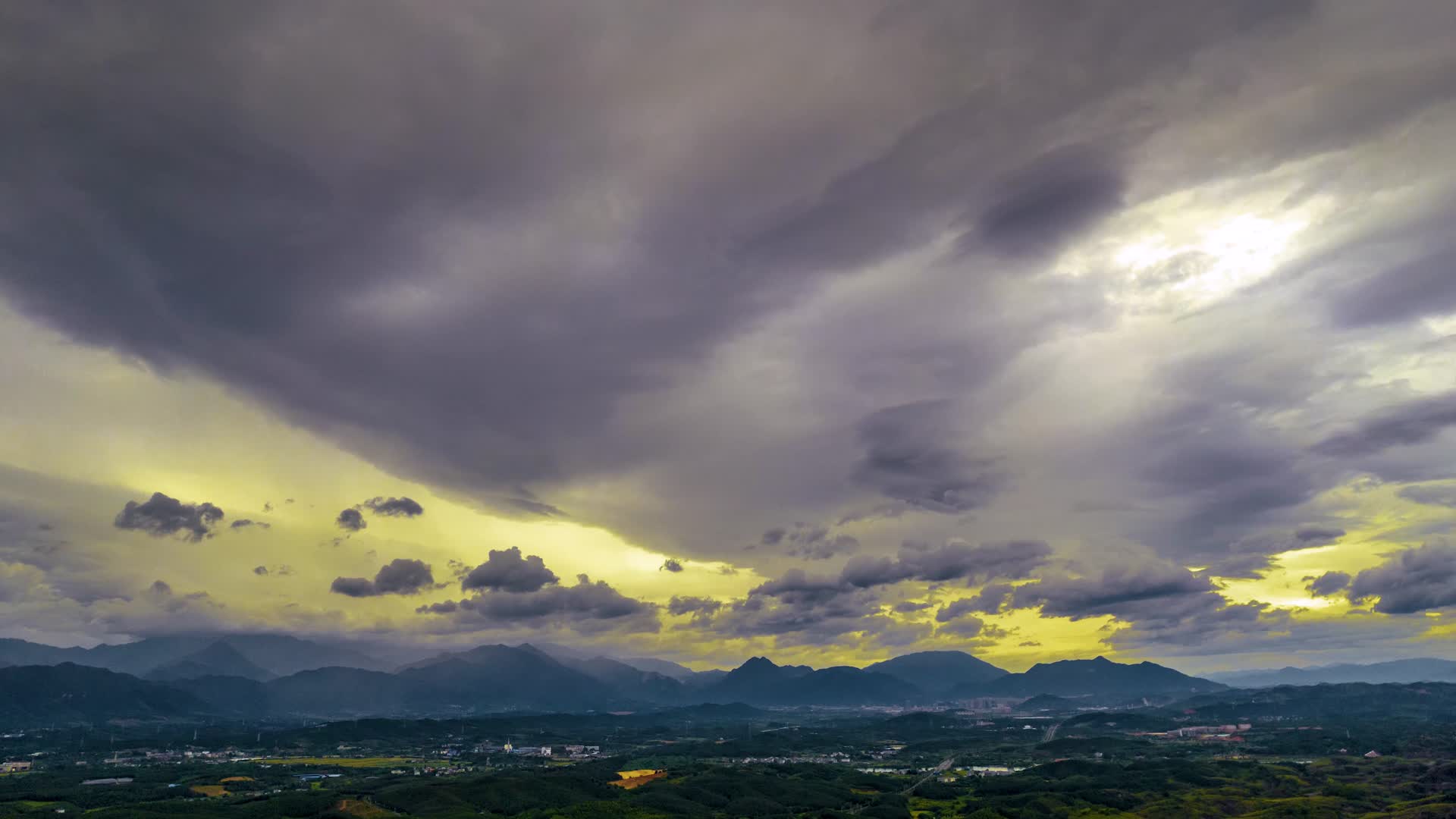 4K延时航拍湖南郴州高椅岭风云变幻视频的预览图