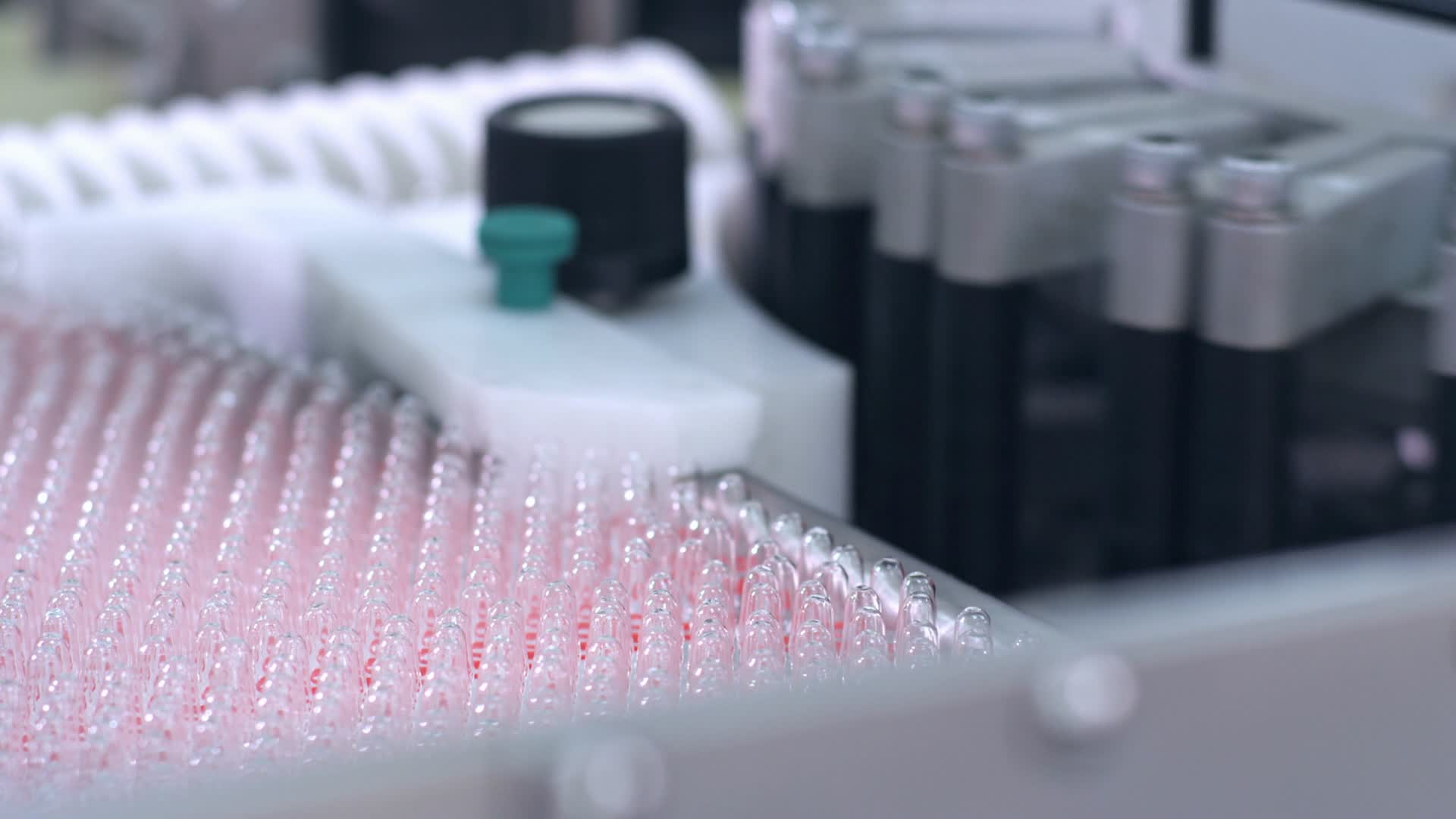 无菌药品安瓿在生产线上生产视频的预览图