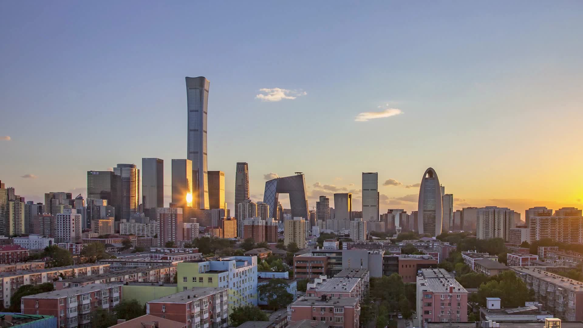 北京国贸CBD中国尊人民日报高楼大厦落日延时视频视频的预览图