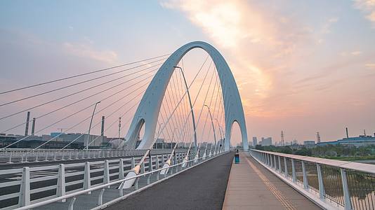 北京石景山新首钢大桥日出视频的预览图