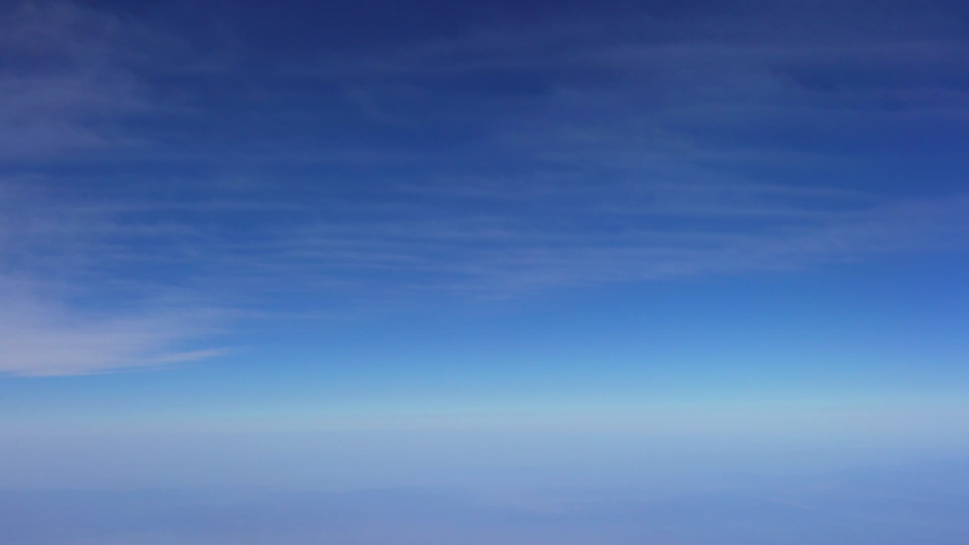 4K蓝天白云云层流动延时云海空镜头视频的预览图