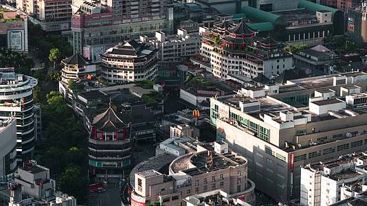 深圳东门老街建筑光影延时视频的预览图