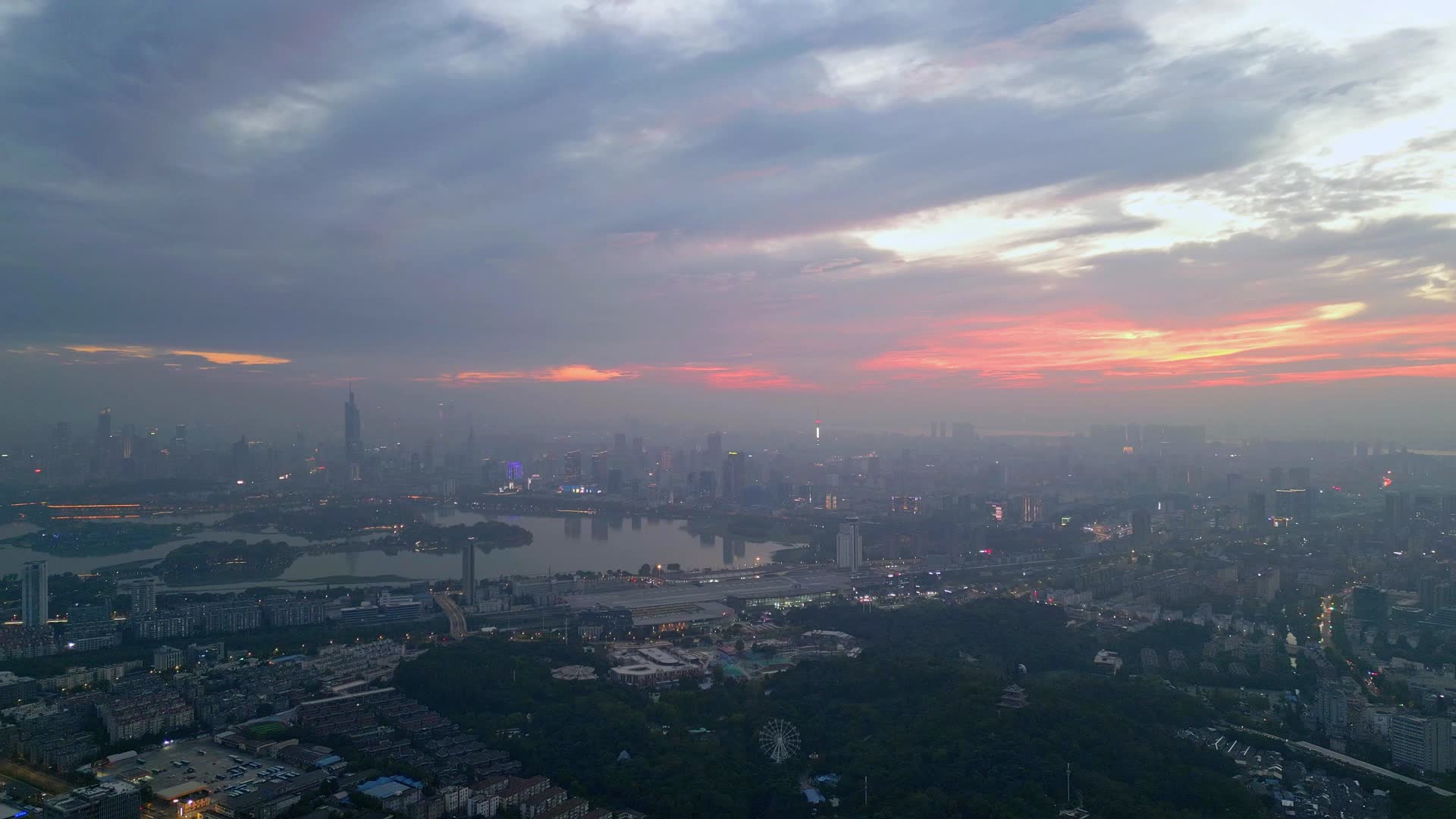 4k航拍南京城市晚霞夜景视频的预览图