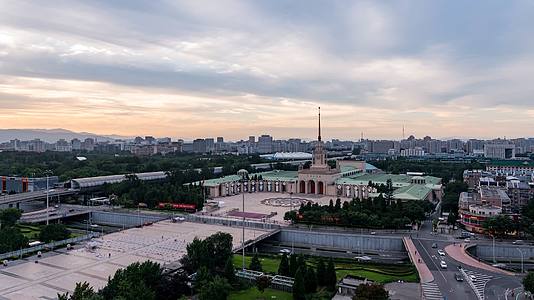 北京展览馆俄式建筑晚霞4K延时视频视频的预览图
