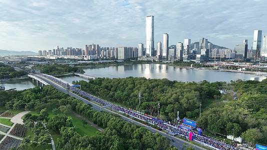 2022深圳南山半程马拉松航拍视频的预览图