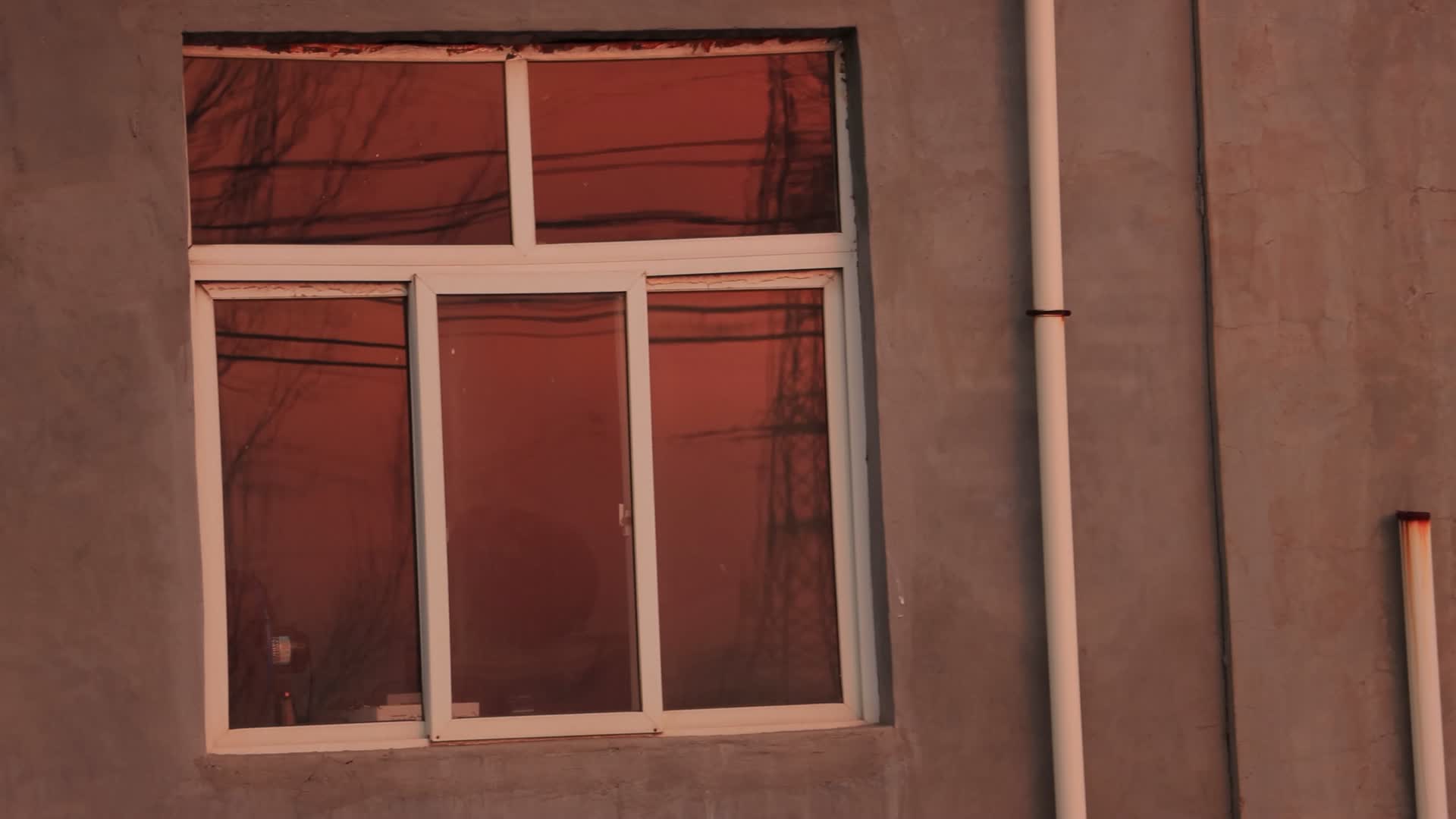 窗户上的日落视频的预览图