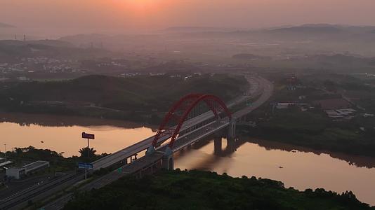 4K航拍南宁六律大桥沿岸风光视频的预览图