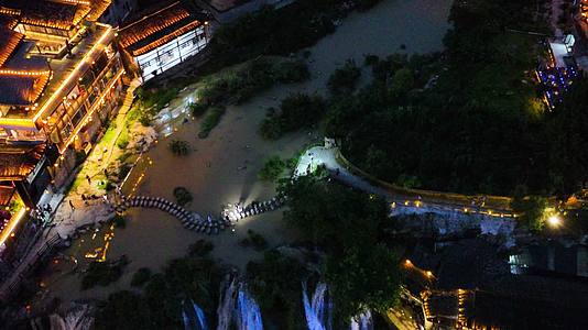 4K航拍湘西芙蓉镇夜景一镜到底视频的预览图