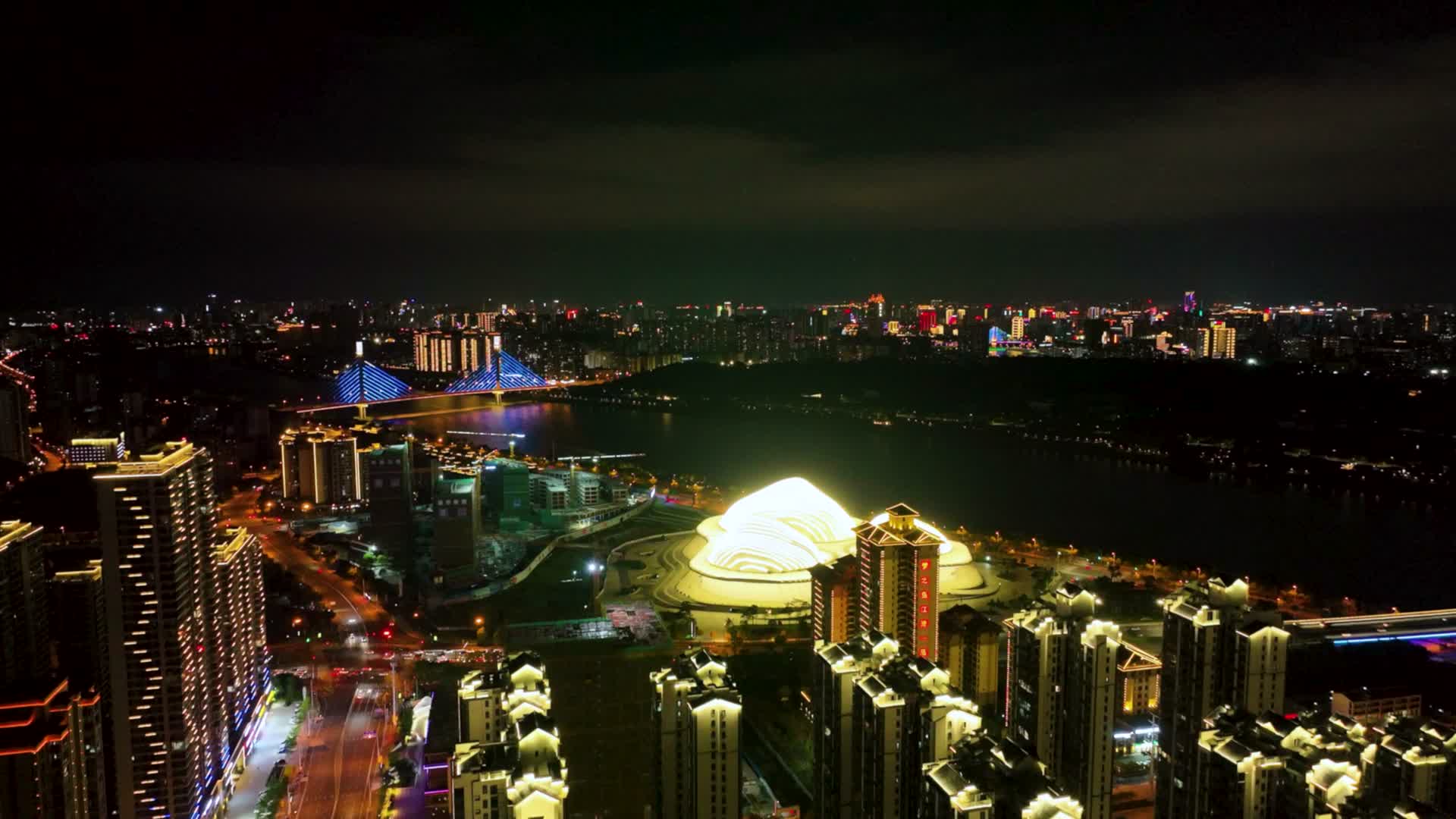 4K航拍南宁城市夜景视频的预览图