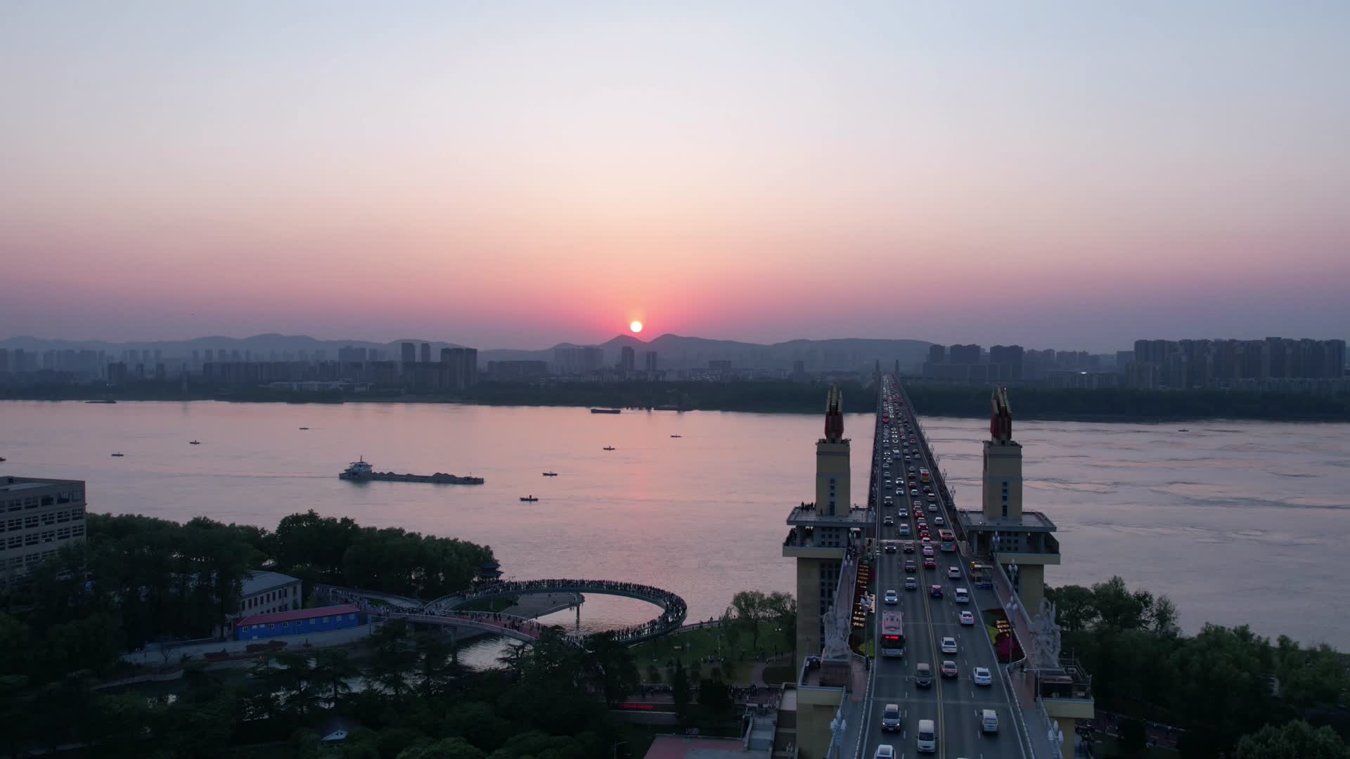 南京长江大桥落日延时视频的预览图