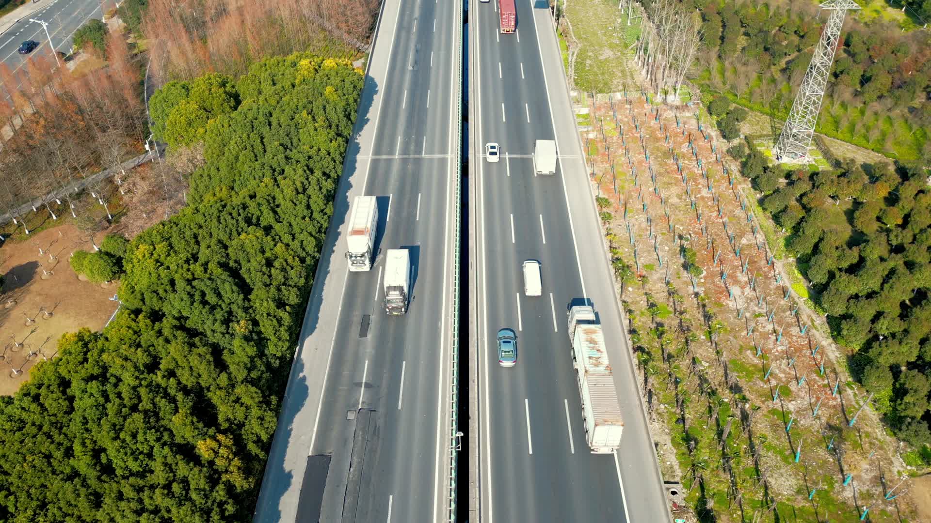 4K60帧城市高速公路航拍视频的预览图