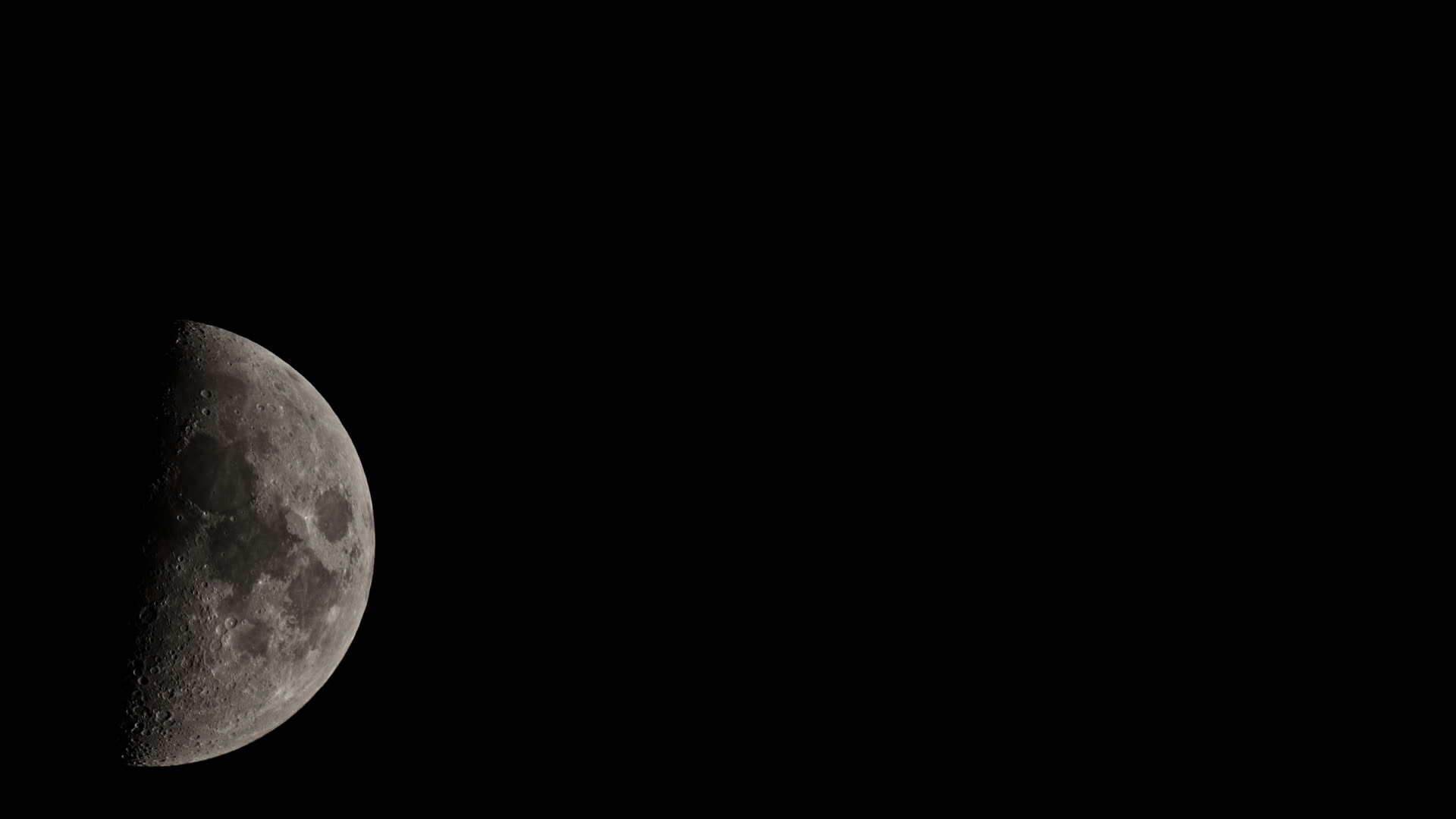 4K超大月亮延时摄影唯美视频的预览图