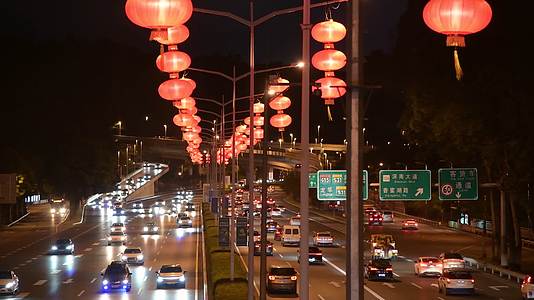 4K深圳春节元旦新年灯笼车流视频的预览图