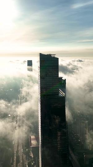 高清竖屏环绕航拍南宁华润大厦日照风光视频的预览图