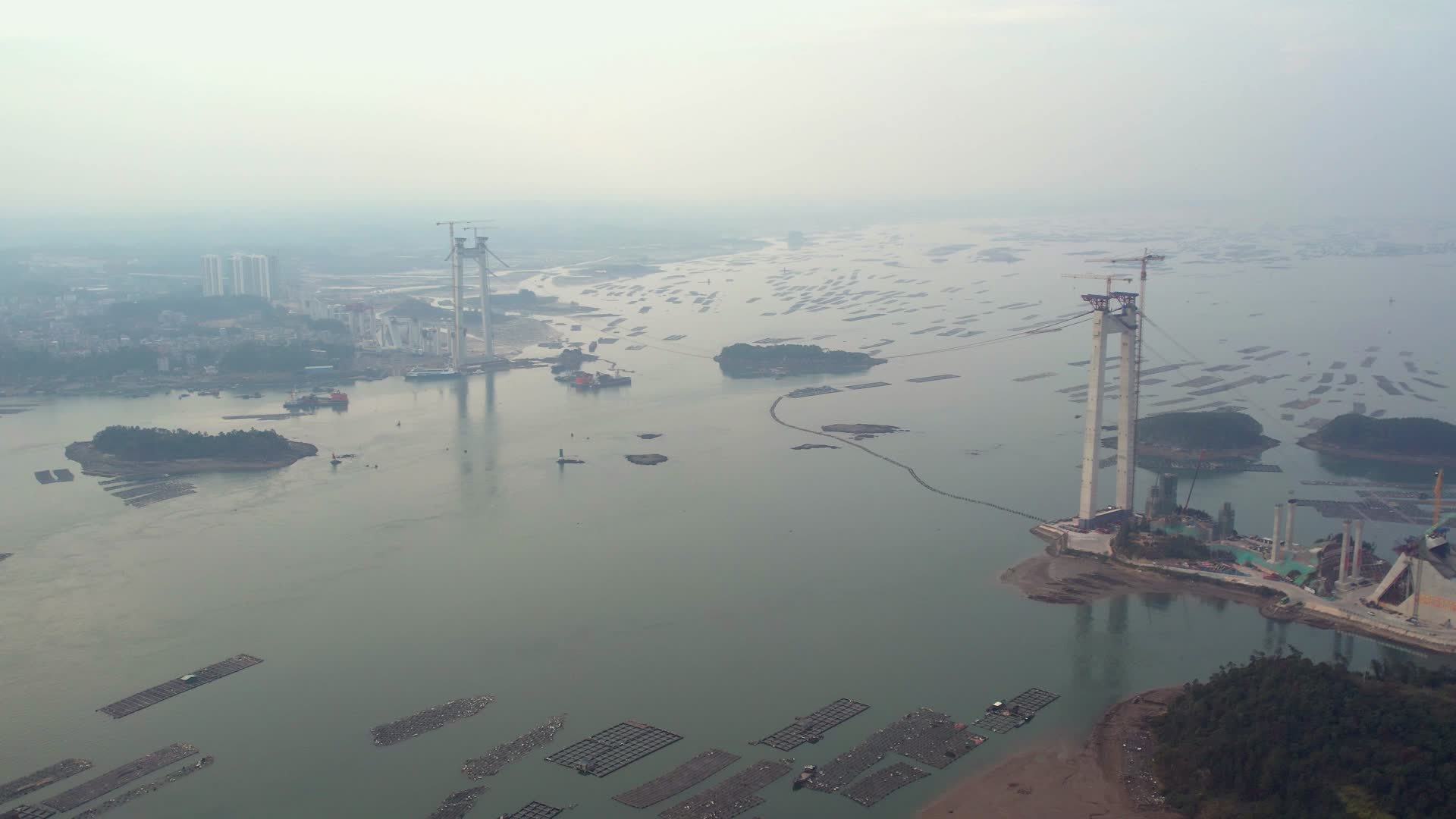 4K航拍龙门大桥视频的预览图