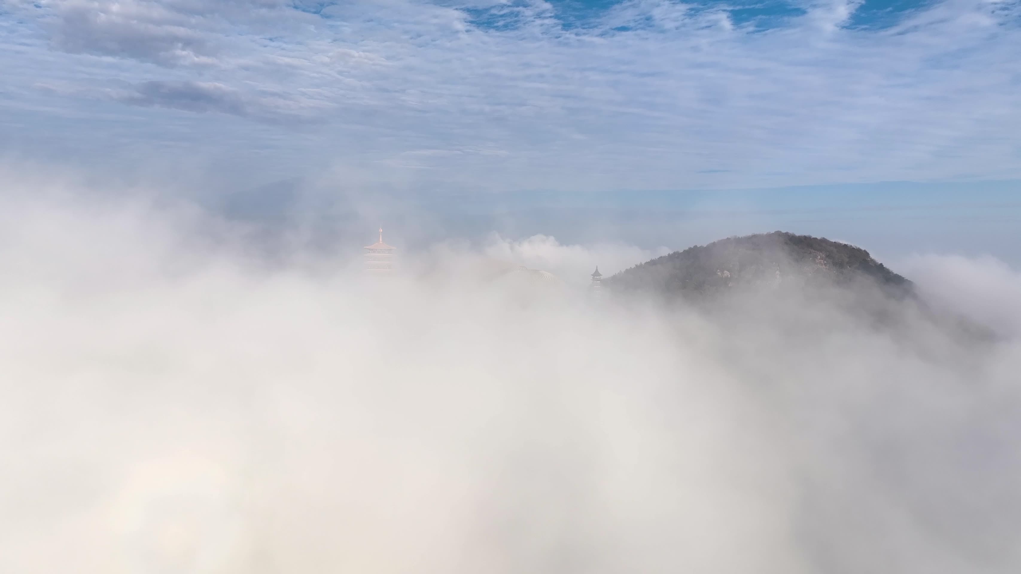 航拍南京牛首山云海风光视频的预览图