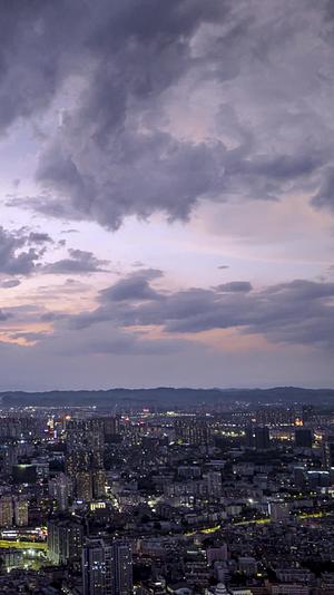 高清竖屏延时航拍南宁华润中心晚霞风云视频的预览图