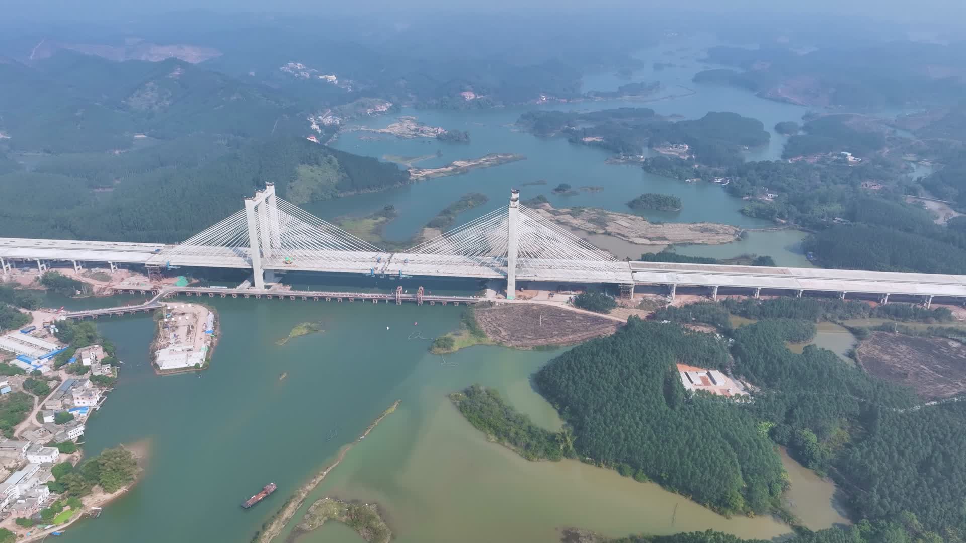 4K航拍沙坪河特大桥视频的预览图