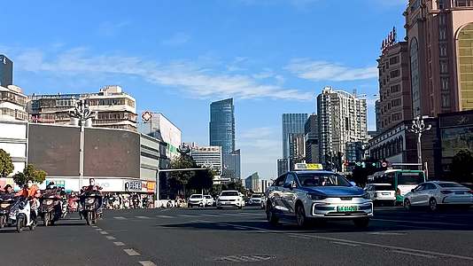 昆明环城北路与北京路城市交通视频的预览图