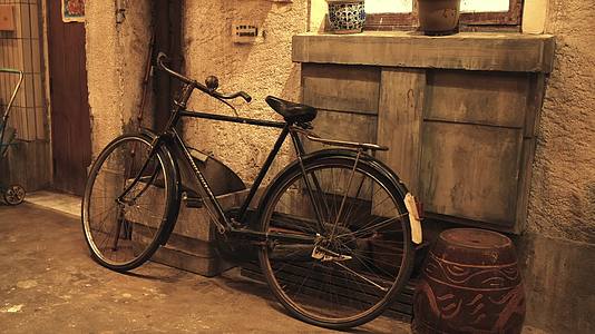 老上海怀旧老自行车4K视频的预览图