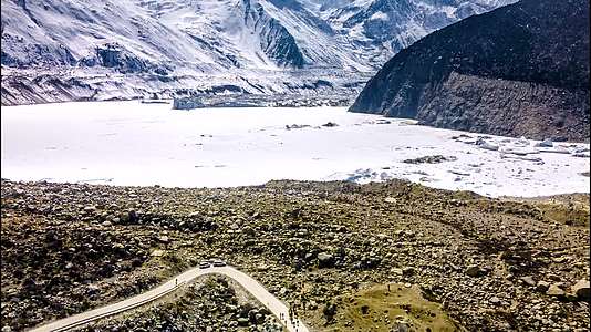 4K延时航拍西藏来古冰川美景视频的预览图