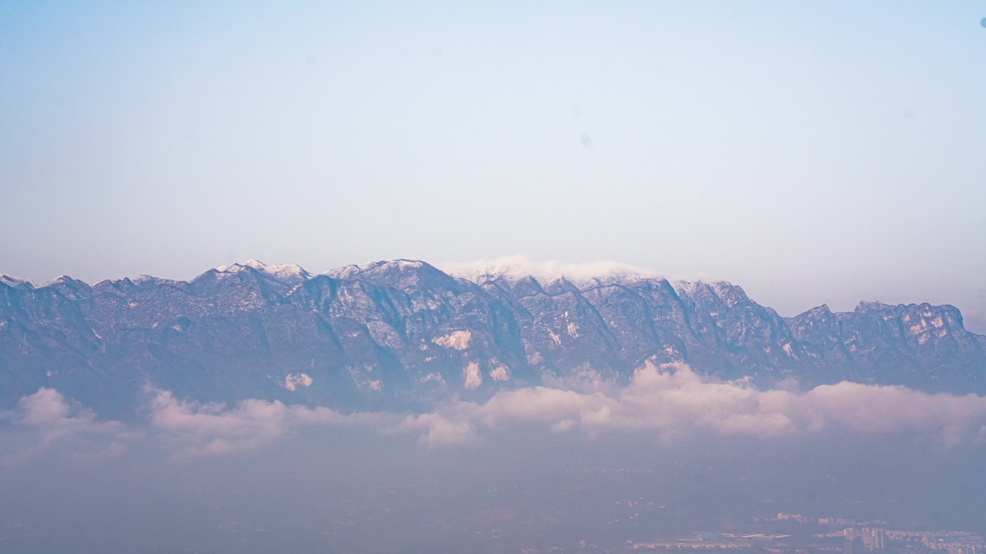 8K自然风光山峰云雾缭绕云海延时视频的预览图