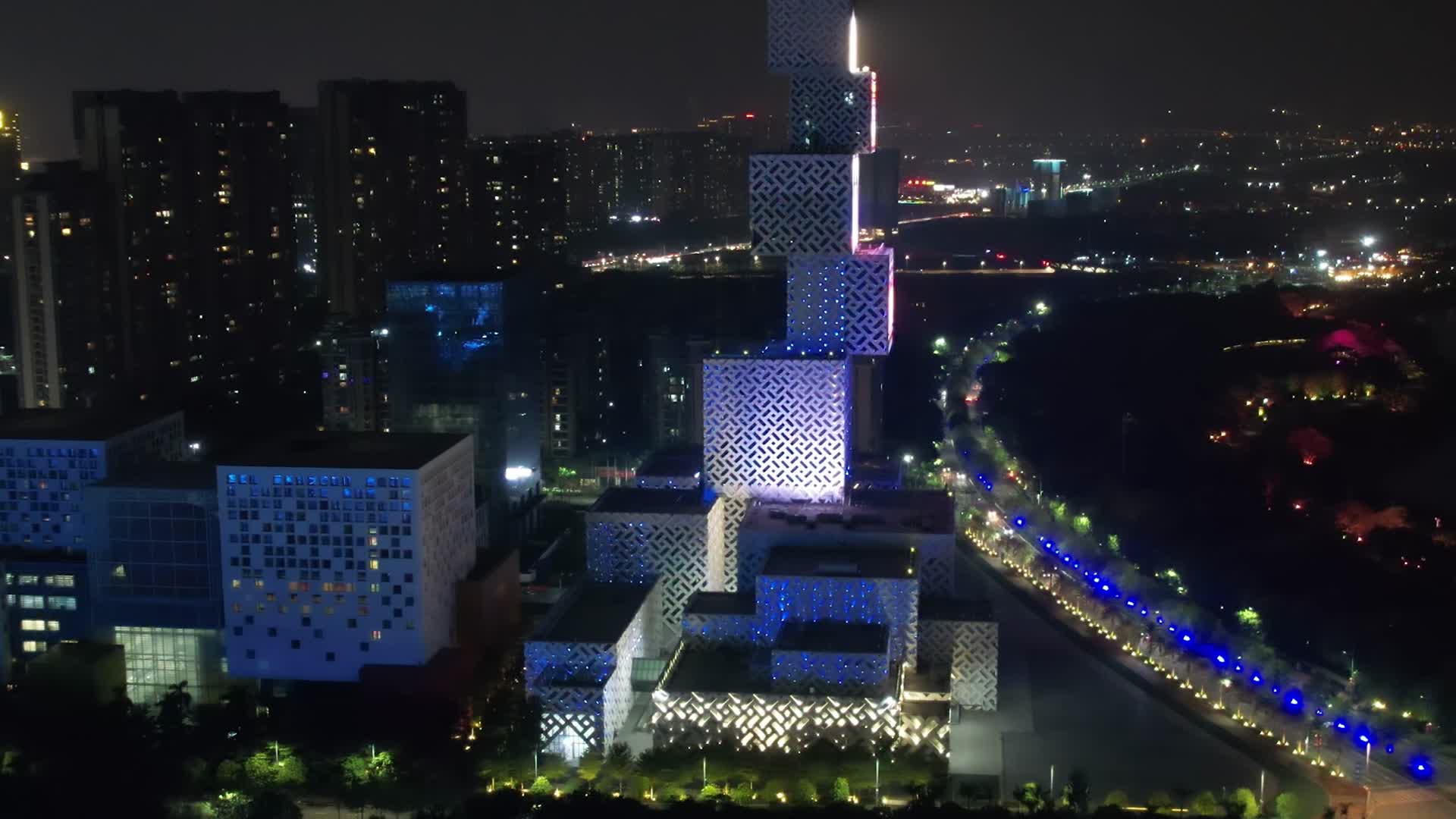 城市地标广东佛山大剧院城市夜景航拍视频视频的预览图