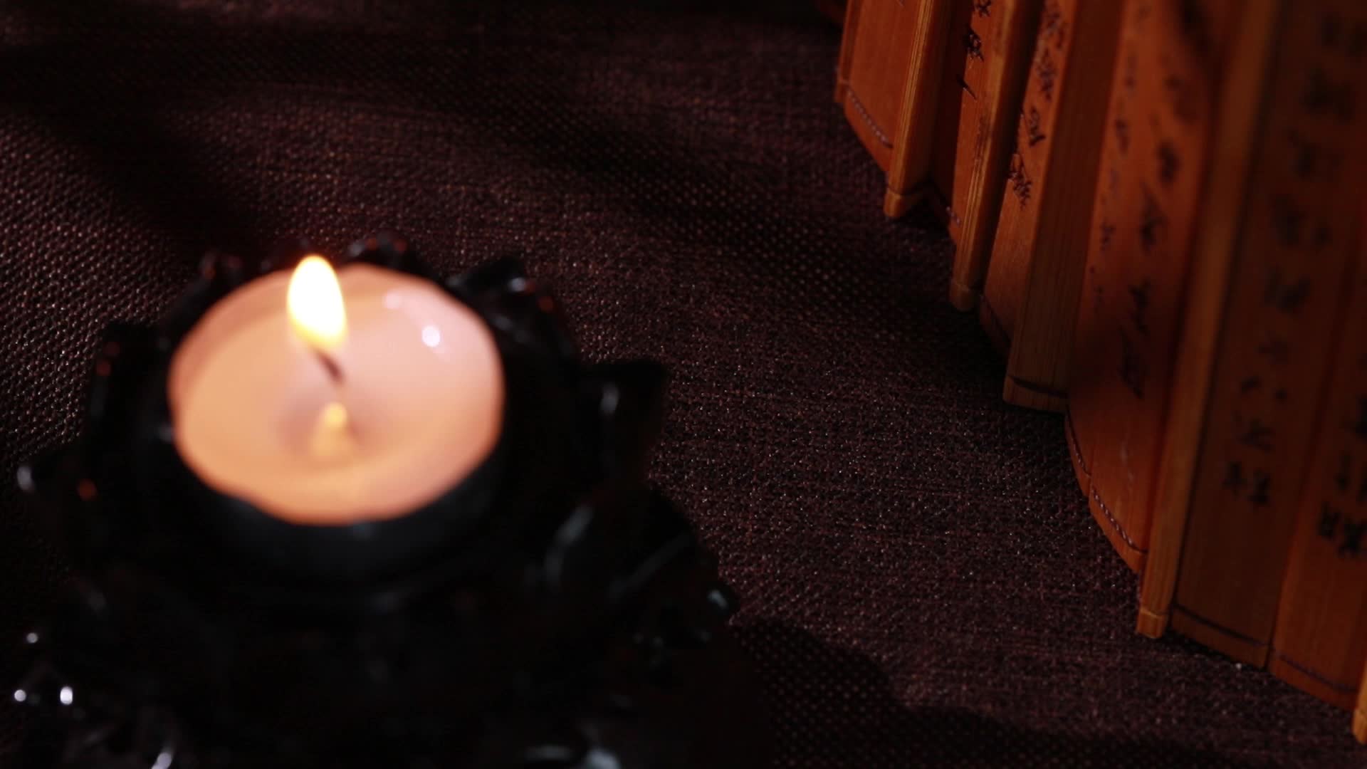 灯火阑珊光影小蜡烛视频的预览图