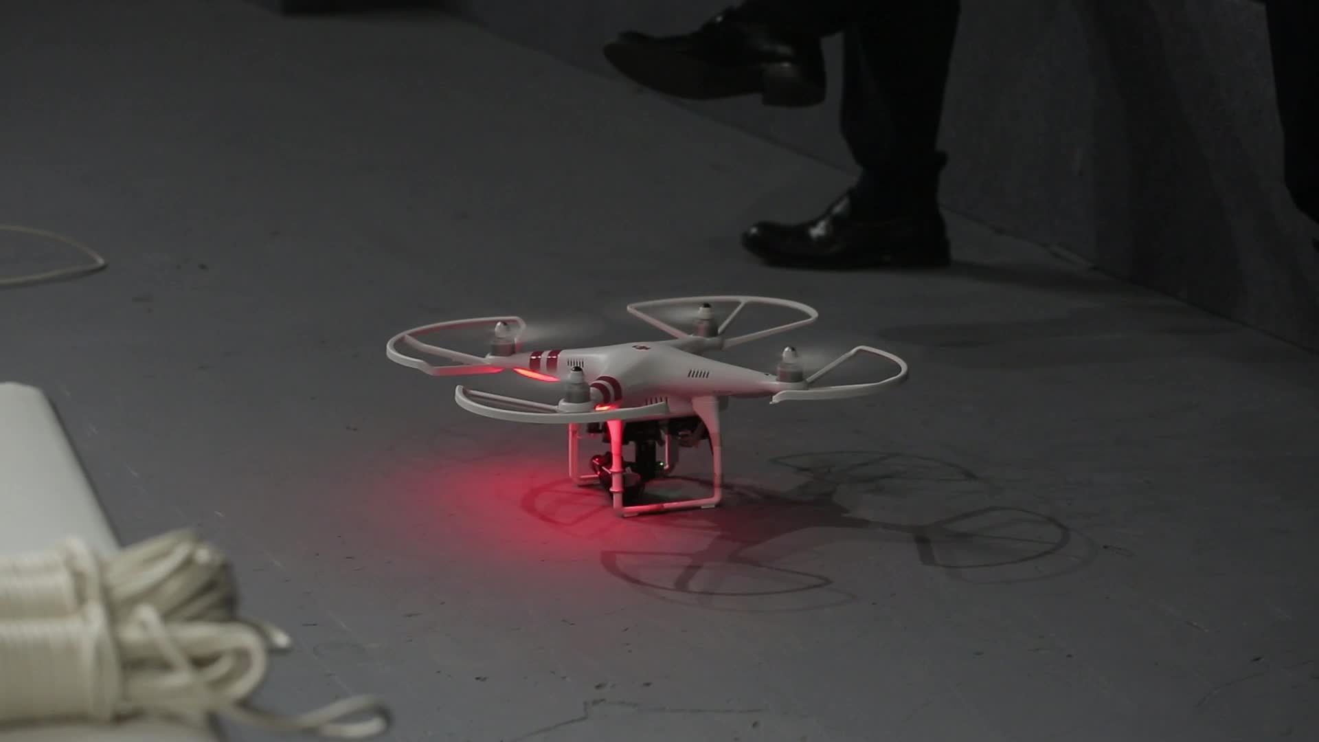 无人机起飞拍摄视频的预览图