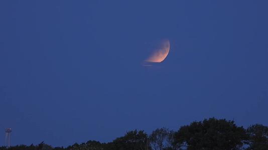傍晚月亮月牙唯美合集视频的预览图