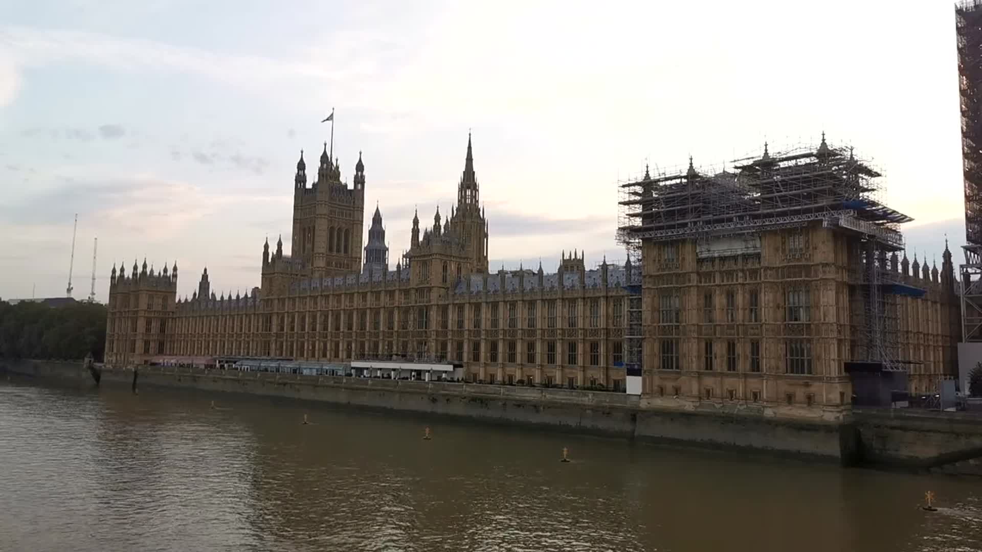 伦敦国会欧洲风光城市地标泰晤士河视频的预览图