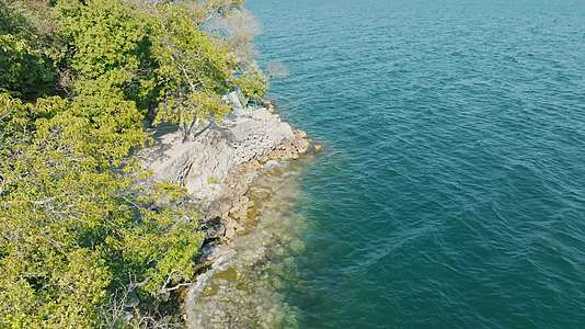 航拍4K抚仙湖生态环境海岸岛屿宣传片视频的预览图