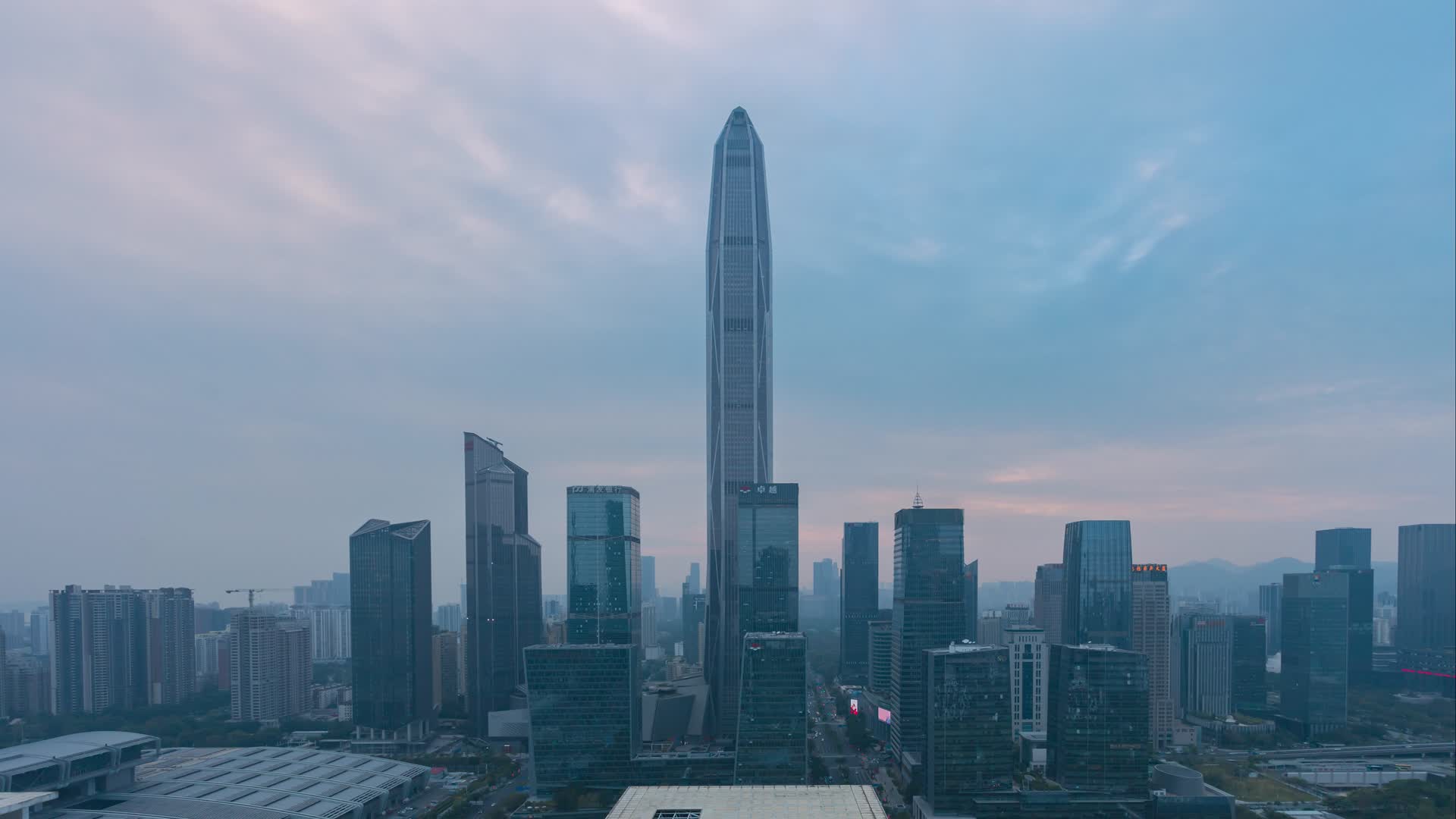 深圳CBD天际线日转夜延时夜景视频的预览图