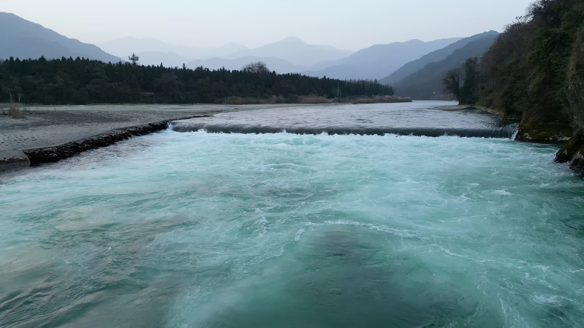 成都都江堰水流瀑02视频的预览图