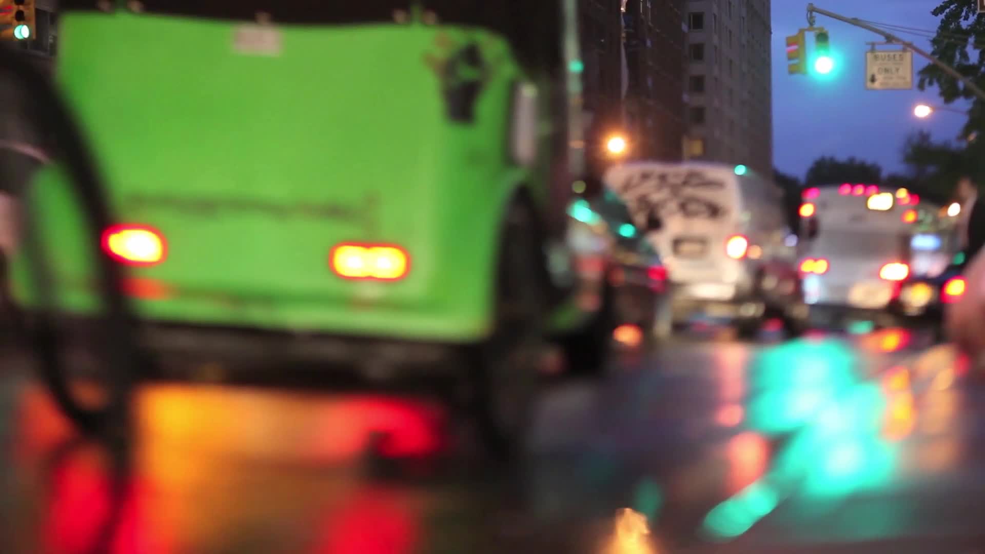 城市交通车流延时道路公路视频视频的预览图