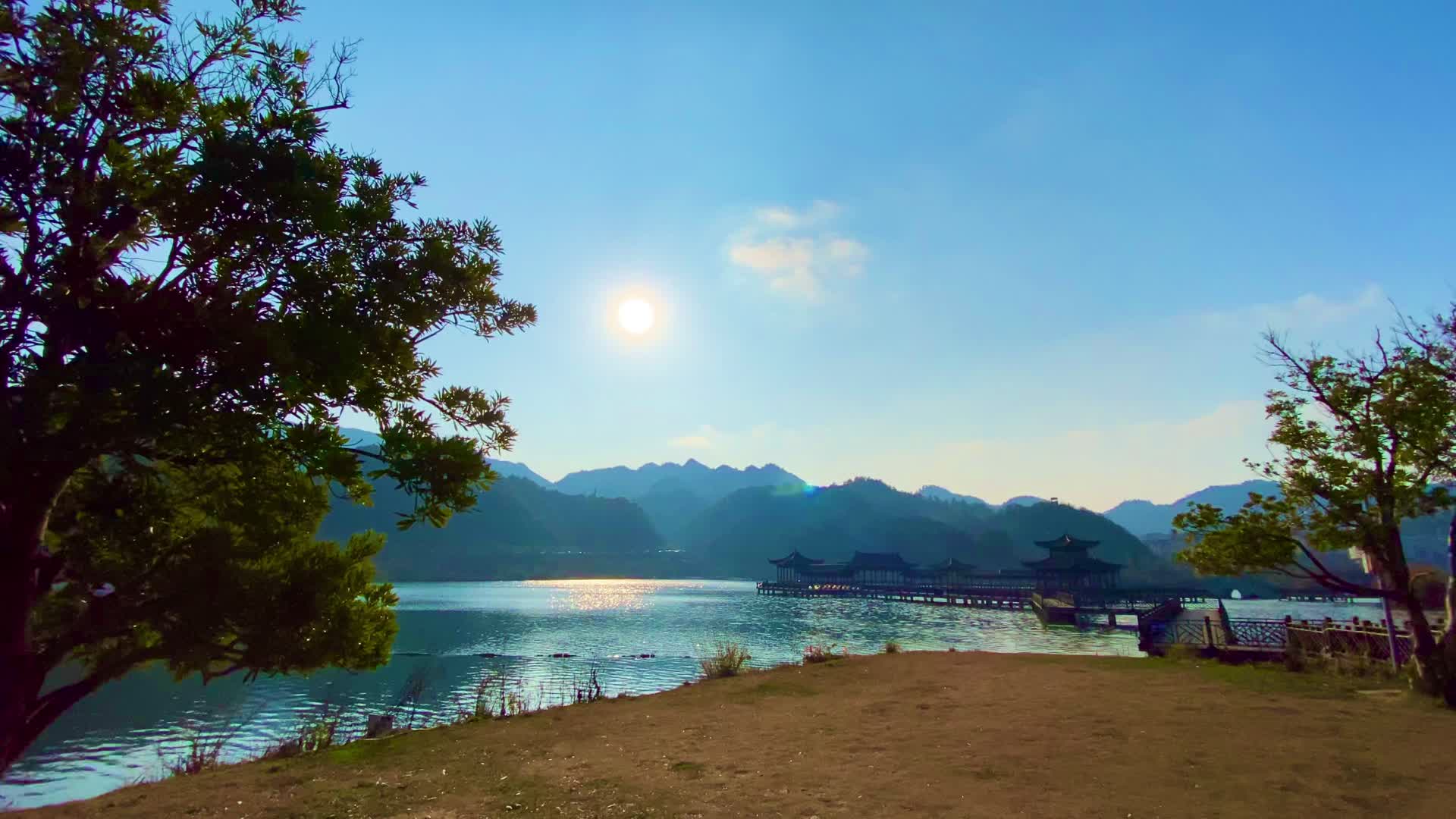 晚霞大湖水波纹自然风光视频的预览图