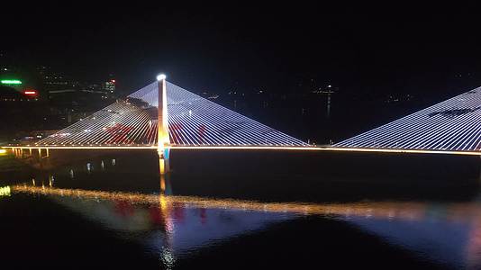 重庆奉节夔门大桥长江跨海大桥夜景航拍视频视频的预览图