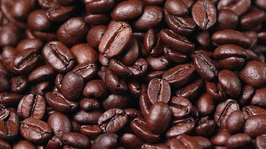 咖啡豆烘焙特写咖啡豆视频的预览图