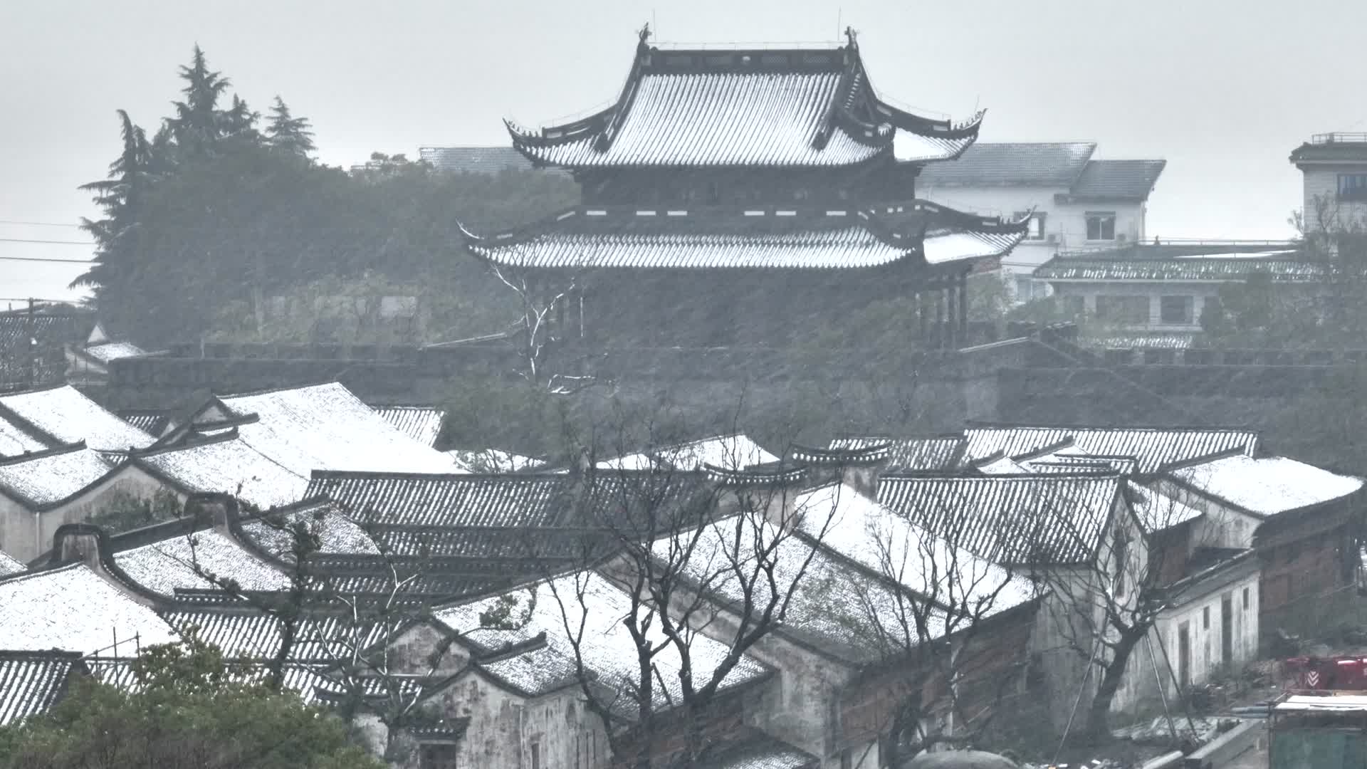雪景古镇江南水乡盐官视频的预览图