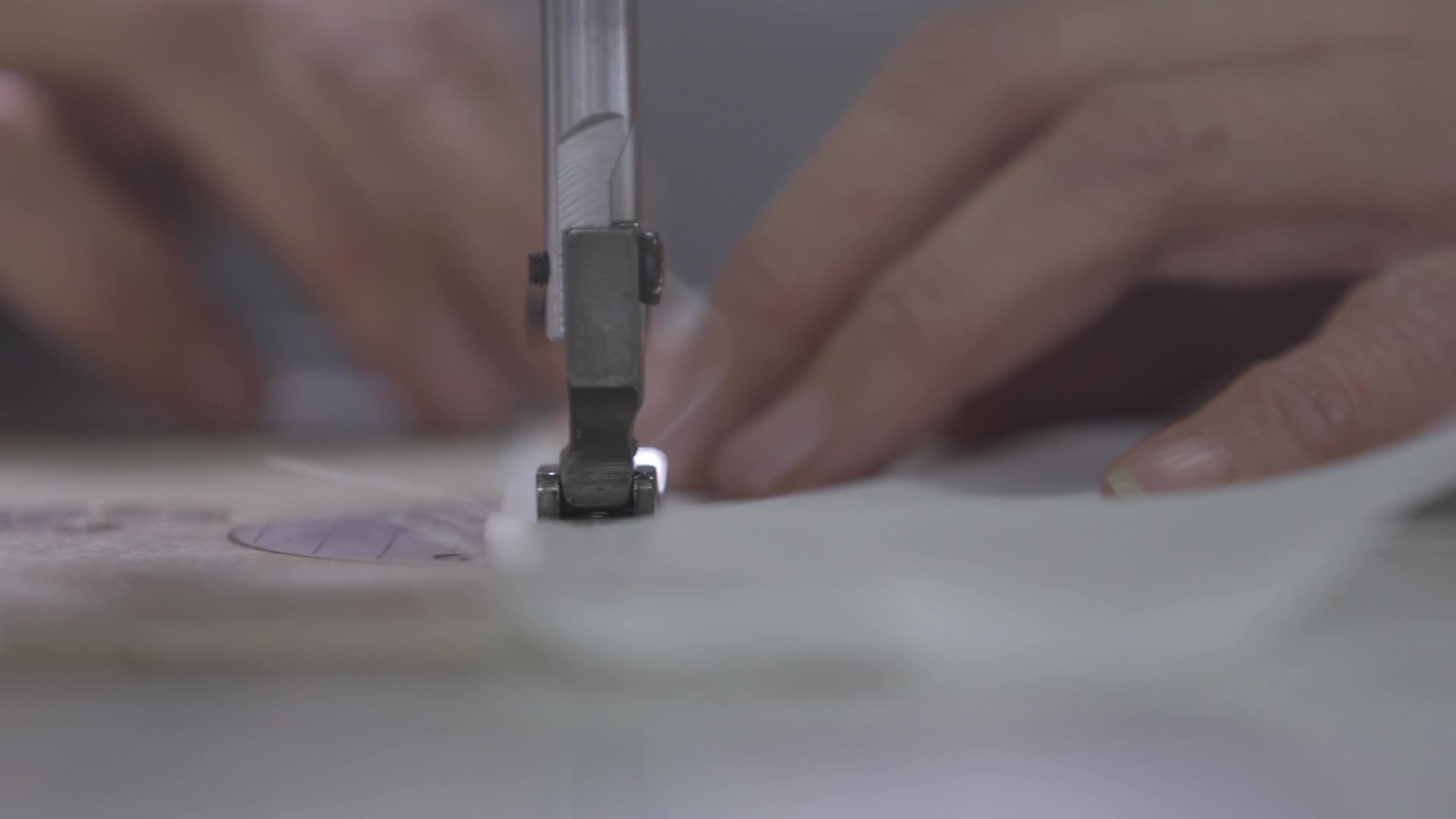 服装加工缝纫2视频的预览图