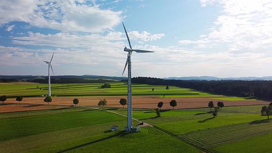 大型农业工业风力发电设施视频的预览图