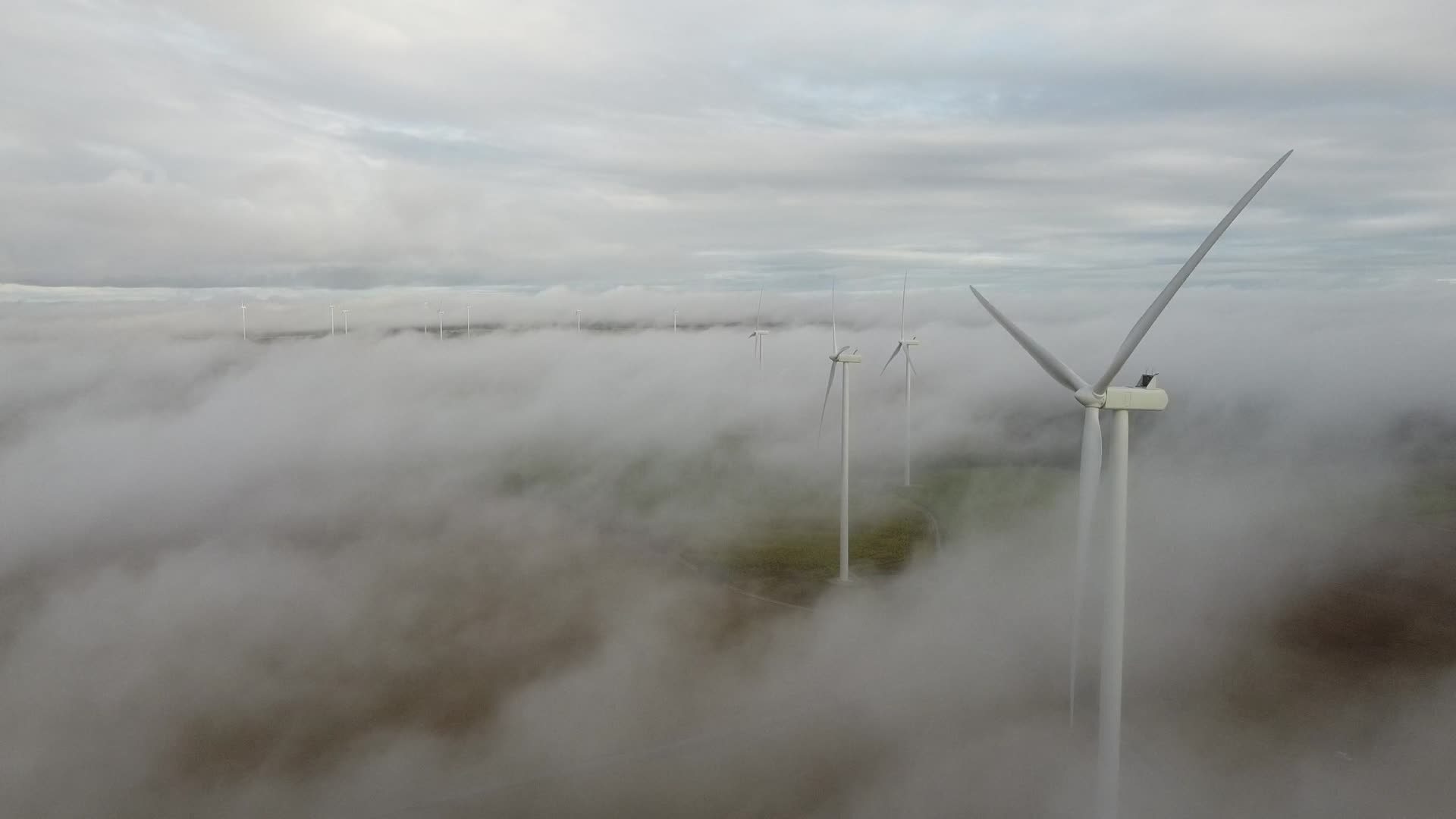 清洁能源风力发电视频的预览图