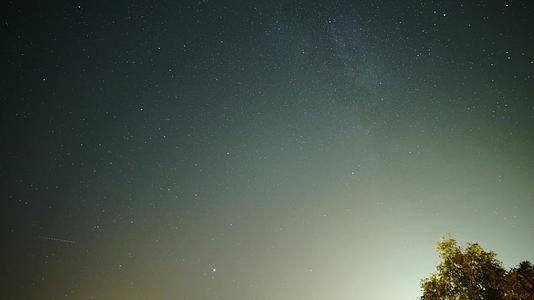 夜晚星空繁星流星合集视频的预览图