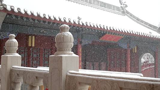 雪景中式古建视频的预览图