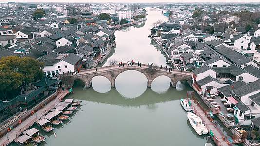 4K60帧上海朱家角古镇航拍视频的预览图